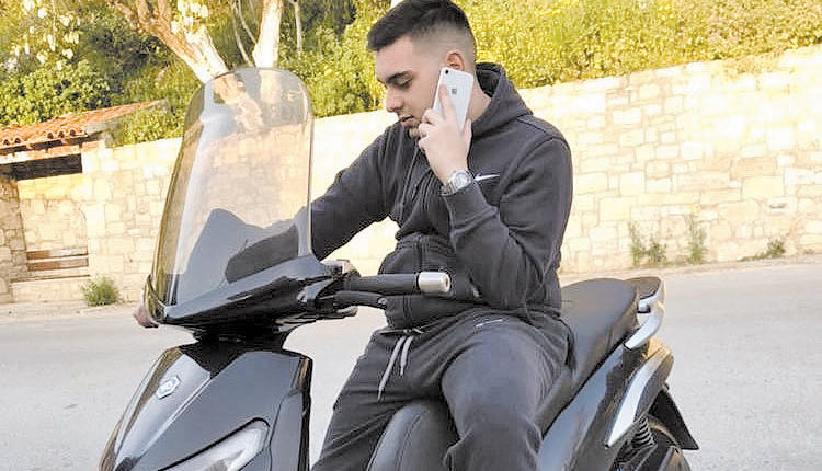 Το άτυχο παλικάρι έχασε τη ζωή του προχθές το βράδυ στη λ. Κνωσού