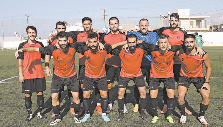   Η ομάδα του Τυμπακίου όπως παρατάχθηκε στο Ατσαλένιο