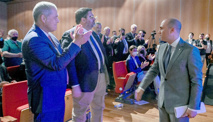 Η… εκδίωξη Μπογδάνου