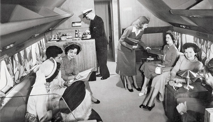 Σταδιακά, τα αεροπλάνα και οι ανέσεις που πρόσφεραν άλλαξαν 