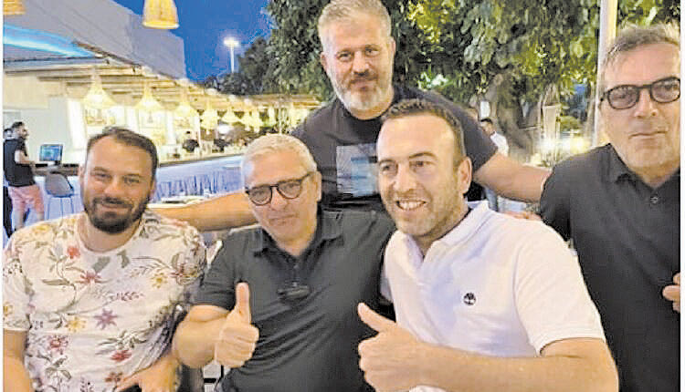 Ο Μανόλης Σεβαστάκης με τους Ιταλούς και τον κ. Περακάκη