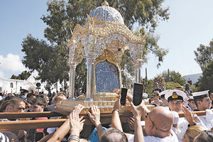 ΕΚΔΗΛΩΣΕΙΣ ΜΕ ΛΑΜΠΡΟΤΗΤΑ ΣΕ ΟΛΗ ΤΗ ΧΩΡΑ Η Ορθοδοξία γιόρτασε την Παναγία