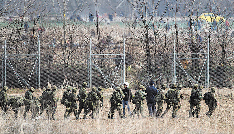 Για έλλειψη συντονισμού κατηγορεί  η αξιωματική αντιπολίτευση την κυβέρνηση. 
