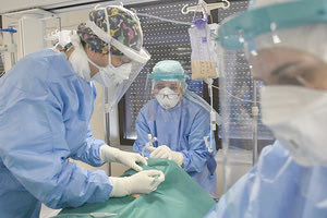 Σχεδόν 75.000 τα κρούσματα κοροναϊού στη χώρα την τελευταία εβδομάδα