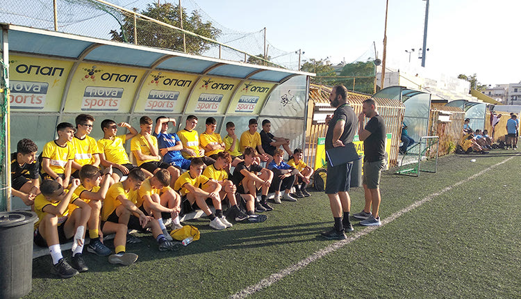 Στιγμιότυπο από την ομιλία του κ. Φραγκάκη στους πάικτες του Μαρτινέγκο