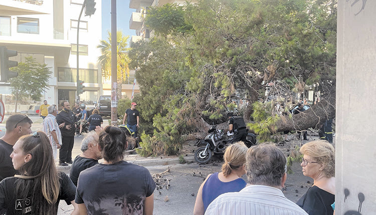 Κόσμος συγκεντρώθηκε στο σημείο