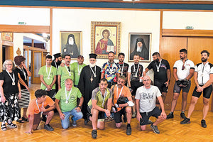 Στιγμιότυπα απο τις απονομές της 4ης ποδηλατοδρομίας του Σύλλόγου Μαραθωνοδρόμων