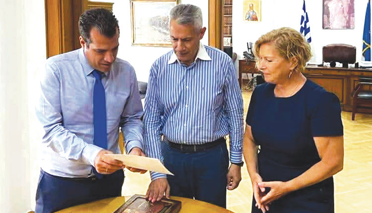 «Με πίστη και ευσυνειδησία» ορκίστηκε χθες ο Νεκτάριος Παπαβασιλείου, νέος διοικητής της 7ης ΥΠΕ Κρήτης. Η ορκωμοσία του έγινε ενώπιον του υπουργού Υγείας, κ. Θάνου Πλεύρη, και της υφυπουργού, κ. Μίνας Γκάγκα.