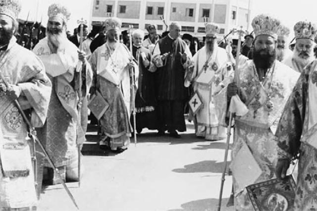 ΦΩΤΟΗΜΕΡΑΣ: Από την υποδοχή της Τιμίας Κάρας του Αγίου Τίτου στο Ηράκλειο (1966).