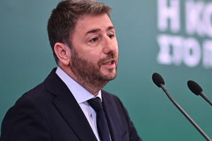 Ανδρουλάκης: «Βουτηγμένος στην αλαζονεία ο πρωθυπουργός»