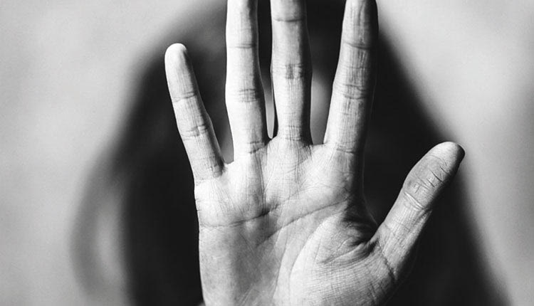 Θύματα έμφυλης βίας μιλούν για την περιπέτειά τους