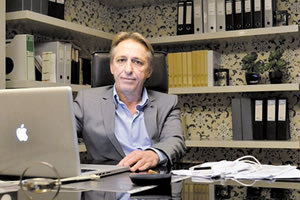 «Έφυγε» ο Β. Παπαζήσης