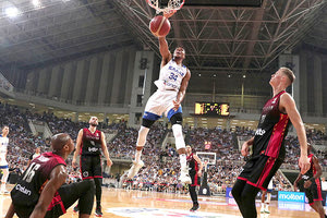 Εκπληκτικός ήταν για άλλη μια φορά ο Γιάννης Αντετοκούνμπο