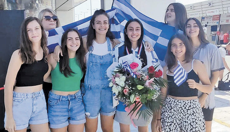 Θερμή υποδοχή από τα κορίτσια του Ανδρογέα στην Γιαπιτζόγλου