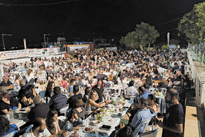 Εντυπωσιακή προσέλευση στην αυλή του πρώην Δημοτικού Σχολείου Ζωφόρων, όπου έγινε το πιο επιτυχημένο γλέντι των τελευταίων χρόνων στο όμορφο χωριό της Πεδιάδας