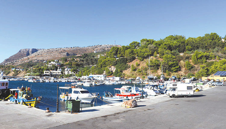 Φωτογραφία Αλιευτικού Καταφυγίου Ροδιάς