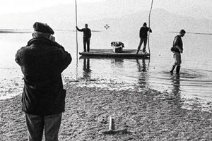 Η έκθεση φωτογραφίας του Η. Μπουργιώτη για τον Θόδωρο Αγγελόπουλο