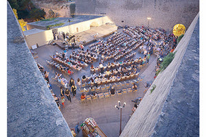 παράσταση στο κηποθέατρο Μ. Χατζιδάκις