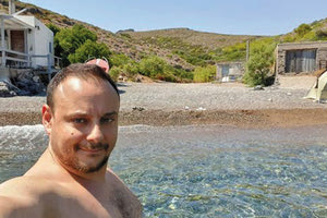 ο Γκίκας Μαγιορκίνης κάνει τις διακοπές του στα Κύθηρα