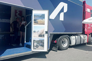 το ειδικά διαμορφωμένο φορτηγό του ΕΚΟ Rally Acropolis