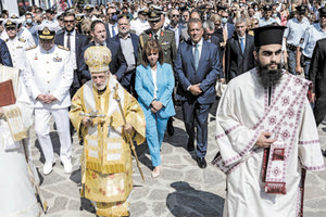 Στη δοξολογία στο Ιερό Προσκύνημα Παναγίας Εκατονταπυλιανής Πάρου η Πρόεδρος της Δημοκρατίας