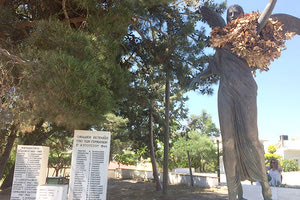 Μνημείο για τους 27 εκτελεσθέντες ήρωες του Σοκαρά