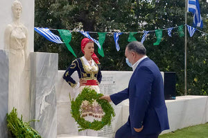 Ο πρόεδρος της ΠΕΔ Κρήτης Γιάννης Κουράκης στις εκδηλώσεις τιμής και μνήμης για την 78η Επέτειο του Ολοκαυτώματος των χωριών του Κέντρους