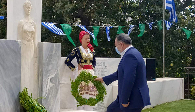 Ο πρόεδρος της ΠΕΔ Κρήτης Γιάννης Κουράκης στις εκδηλώσεις τιμής και μνήμης για την 78η Επέτειο του Ολοκαυτώματος των χωριών του Κέντρους