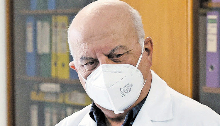 ο καθηγητής της πνευμονολογίας, Νίκος Τζανάκης