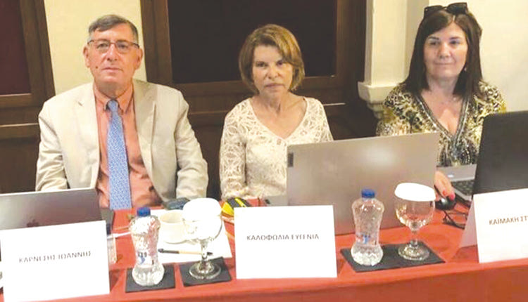 Ο γενικός διευθυντής του Υπουργείου  Γιάννης Καρνέσης  στη συνεδρίαση  του Περιφερειακού  Συμβουλίου 