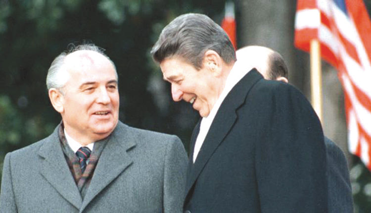 Ιστορικές οι συναντήσεις Γκορμπατσόφ-Ρέιγκαν