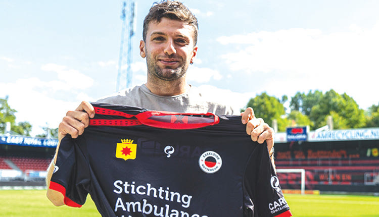 Παρουσιάστηκε από την Εξέλσιορ ο Λάζαρος Λάμπρου