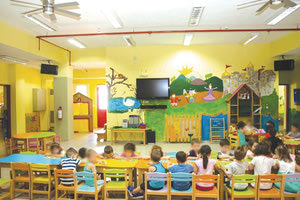 Ομαλά προχωρούν οι διαδικασίες της έναρξης για τη νέα σχολική περίοδο στους Δημοτικούς Βρεφονηπιακούς Σταθμούς του Δήμου Ηρακλείου. Οι διαδικασίες των προσλήψεων και για τις 69 θέσεις που είχαν προκηρυχθεί σε διάφορες ειδικότητες έχουν προχωρήσει κανονικά, με την υπηρεσία να έχει ολοκληρώσει τόσο τις προσλήψεις όσο και τις αναπληρώσεις που προέκυψαν για κάποιες από τις θέσεις αυτές. Σε εκκρεμότητα παραμένει η εξέταση των 35 συνολικά ενστάσεων για τις θέσεις στους Δημοτικούς Παιδικούς Σταθμούς που ελέγχονται από τον ΑΣΕΠ. Με βάση την ενημέρωση που έχει η Δημοτική Επιχείρηση, η εξέταση των ενστάσεων θα εκκινήσει μέσα στον Σεπτέμβριο και θα ολοκληρωθεί σε ένα εύλογο χρονικό διάστημα το οποίο δεν έχει προσδιοριστεί. Εφόσον κάποιες από τις ενστάσεις γίνουν δεκτές και προκύψουν τροποποιήσεις στον πίνακα των προσλήψεων, τότε όπως προβλέπεται από τη διαδικασία, θα υλοποιηθούν οι σχετικές αντικαταστάσεις του προσωπικού. Σύμφωνα με την Δημοτική Επιχείρηση ωστόσο, οι περιπτώσεις τροποποιήσεων των πινάκων συνήθως είναι σπάνιες, έστω μηδενικές, αφού η αρχική διαδικασία περιλαμβάνει ενδελεχή εξέταση των δικαιολογητικών και των αιτήσεων. Στην περίπτωση πάντως που κάτι τέτοιο προκύψει, θα ακολουθηθούν οι νόμιμες διαδικασίες που εκτιμάται ότι δεν θα διαταράξουν τη λειτουργία των βρεφονηπιακών σταθμών.