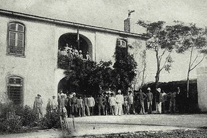 ΦΩΤΟΗΜΕΡΑΣ: ΣΤΡΑΤΙΩΤΕΣ της V Μεραρχίας Πεζικού στα Χανιά το 1932...