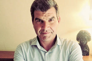 Ο Μιχάλης Χρυσουλά́κης