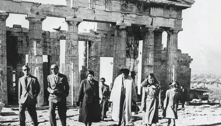 Η μοναδική φορά που βρέθηκε στην Αθήνα ήταν το 1950, όταν ήταν ακόμη πριγκίπισσα, δηλαδή δύο χρόνια πριν ανέβει στον θρόνο του Ηνωμένου Βασιλείου.