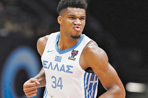 γιαννης αντετοκουνμπο