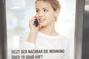 Κυκλοφορεί σαν… ανέκδοτο η αφίσα στην Ελβετία. «Αν ο γείτονας σου έχει πάνω από 19 βαθμούς στο σπίτι ενημέρωσέ μας»!. Φανταστείτε να συμβεί και αυτό στην πραγματικότητα.