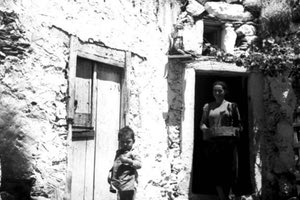 ΦΩΤΟΗΜΕΡΑΣ: Βιάννος 1943. Η φωτογραφία είναι τραβηγμένη από Γερμανούς τον Ιούνιο, 3 μήνες πριν το ολοκαύτωμα.