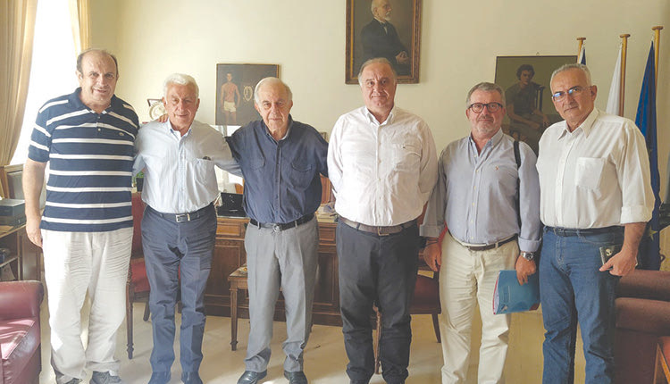 Στο Ηράκλειο βρέθηκαν τα προεδρεία της ΕΣΗΕΠΗΝ και του ΤΕΑΣ, με αφορμή την εκδήλωση, όπου τιμήθηκαν κορυφαίοι φωτορεπόρτερ και εικονολήπτες της Κρήτης.