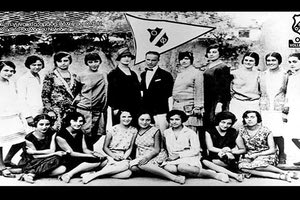 Η γυναικεία ομάδα βόλεϊ του ΟΦΗ το μακρινό 1928