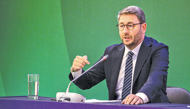 ΝΙΚΟΣ ΑΝΔΡΟΥΛΑΚΗΣ Ζήτησε ισχυρή εντολή