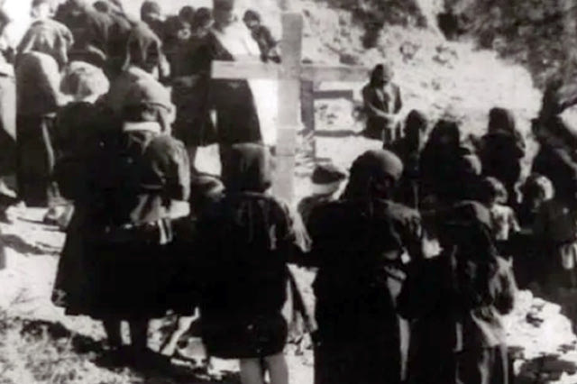 ΦΩΤΟΗΜΕΡΑΣ: Μνήματα, πόνος, απέραντη θλίψη στη Βιάννο. Το Ολοκαύτωμα της Βιάννου το 1943 άφησε μόνο γυναίκες και παιδιά στην περιοχή.