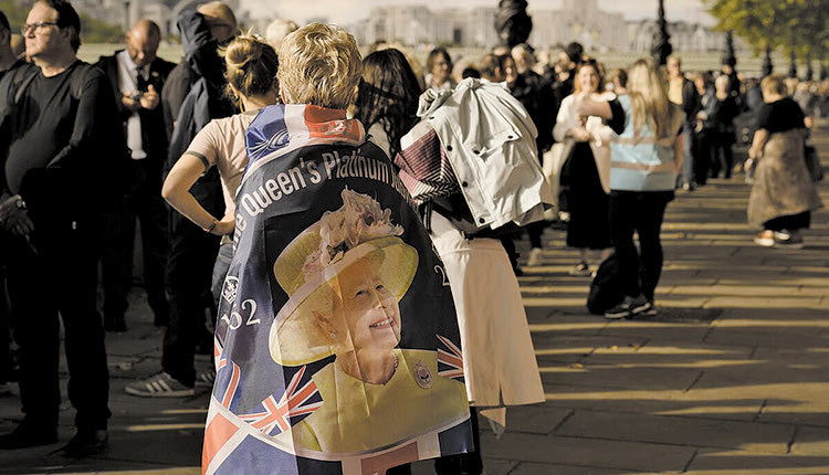 ΟΥΡΕΣ ΧΙΛΙΟΜΕΤΡΩΝ: Αντίστροφη μέτρηση για την κηδεία