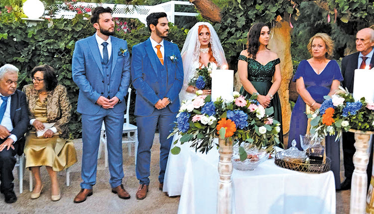 Ο εκλεκτός συνάδελφος, χρόνια αρχισυντάκτης στην εφημερίδα «Μεσόγειος» και ανταποκριτής στο Αθηναϊκό Πρακτορείο Ειδήσεων, κ. Γιώργος Μυσιρλάκης, πάντρεψε τον γιο του, Νίκο. Ο Νίκος δραστηριοποιείται με το Κοινωφελές Ίδρυμα Α. Κ. Λασκαρίδη και η αγαπημένη του Βάσια Κουρεμένου είναι εθελόντρια στις δράσεις του Ιδρύματος.