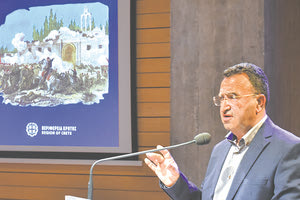 Ο συγγραφέας Μανόλης Μακράκης