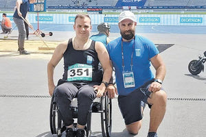 Ο Γιάννης Ζάχος με τον προπονητή του κ. Σκαντζάκη