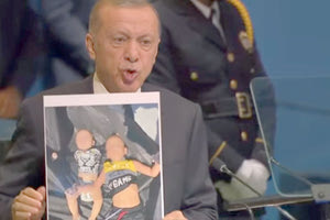 Έδειξε και νεκρά βρέφη ο Ερντογάν