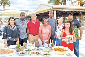 Και το Φεστιβάλ Κρητικής Κουζίνας συμμετείχε στη σημαντική στιγμή για τη Σητεία, αυτή της αδελφοποίησής της με την πόλη Montego Bay της Jamaica.