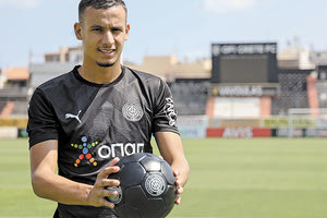 Χωρίς να παίξει ούτε σε φιλικό με τον ΟΦΗ ο Ζερκάν, επιστρέφει στη Γαλλία. Δεξιά το αποκαλυπτικό δημοσίευμα της “Π” της 13ης Σεπτεμβρίου